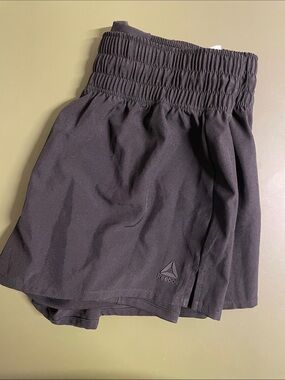 Reebok Women’s Black Elastic-Waist Athletic Shorts, Small